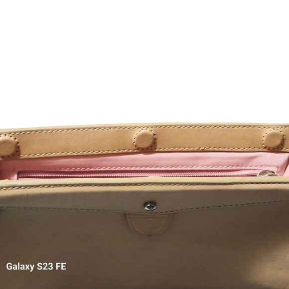 Cole Haan Trinity Beige Leather Wristlet Bag Silver Chain Magnetic Closure - Picture 5 of 9